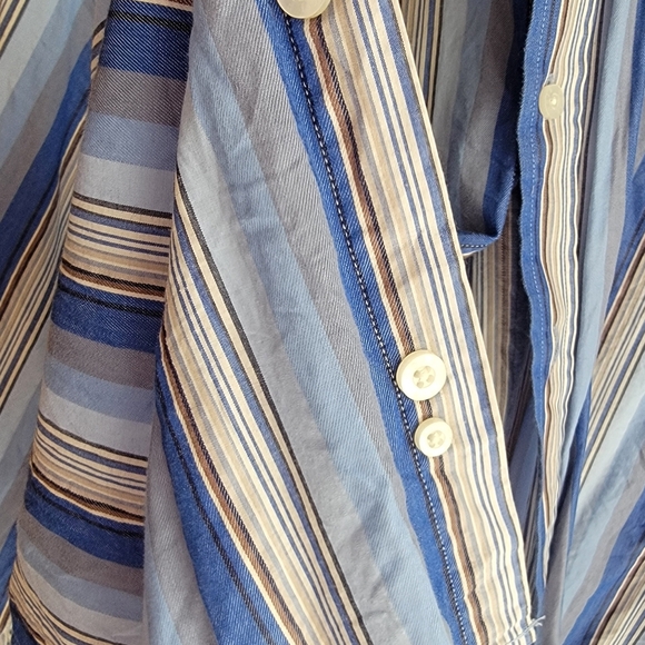 Men's Office Wear Button Down Shirt - Picture 5 of 10